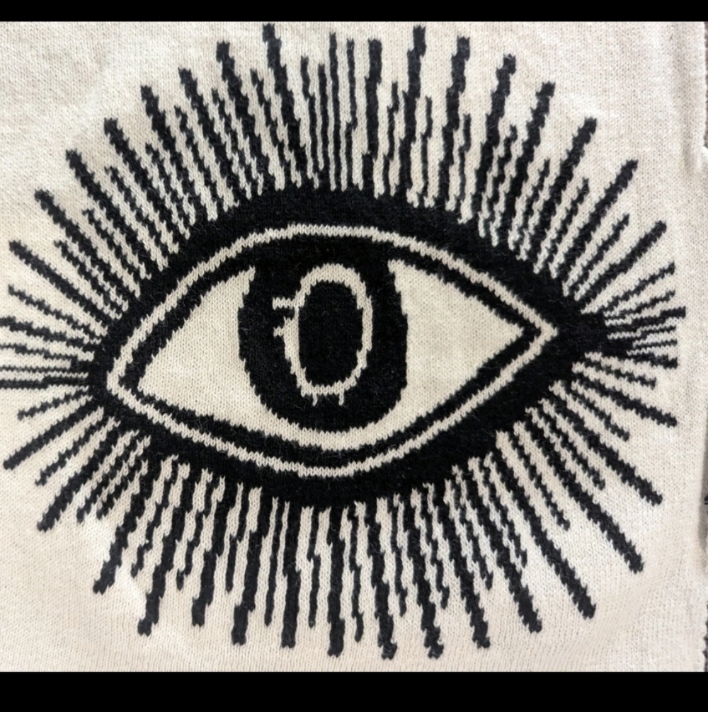 Eye Patterned Reversible Blanket - Picture 4 of 5